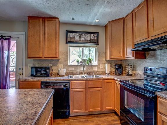 2nd image of 1191 Donner Dr