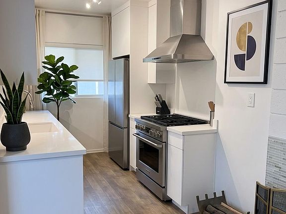 3rd image of 713 N Market St APT 5