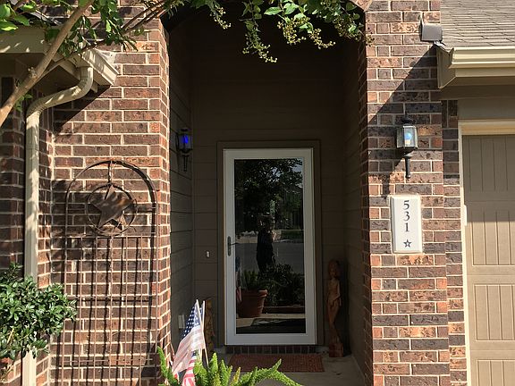 glass door 