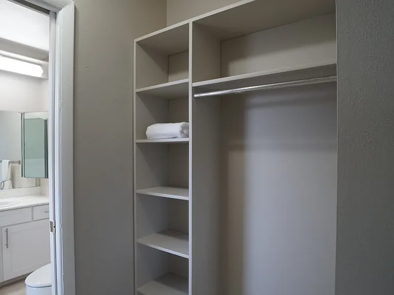 5007 Alta Loma Rd — Photo 15