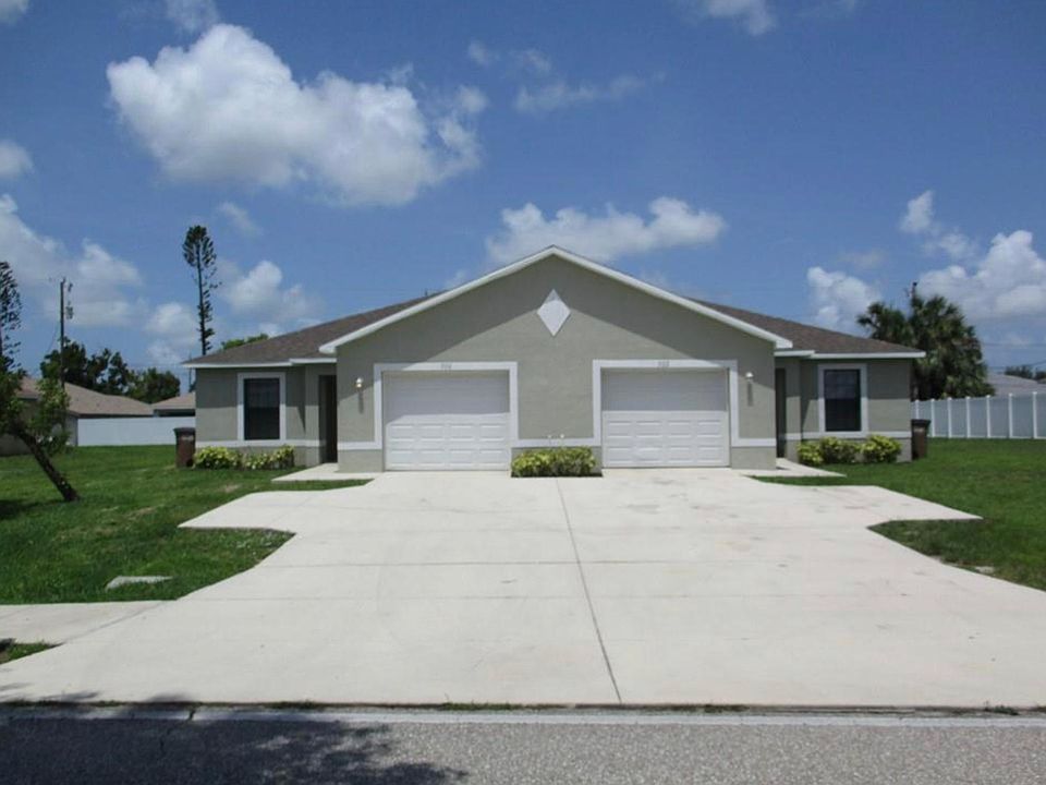 1st image of 502-506 SE 24th Ave