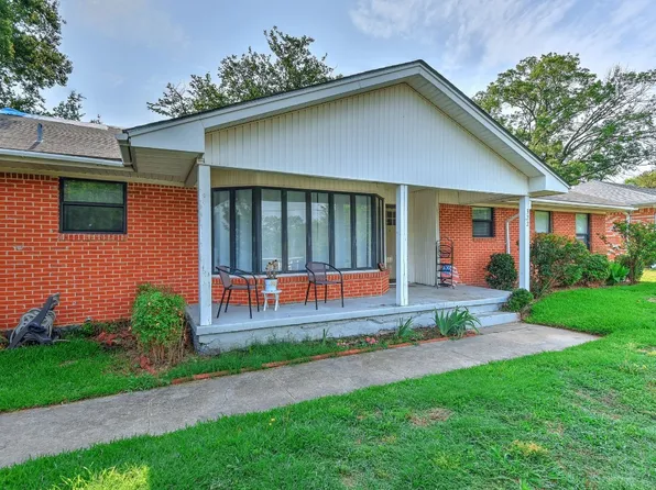 322 Center St, Whitesboro, TX 76273