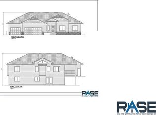 508 N Willow Creek Ave, Sioux Falls, SD 57110
