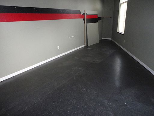2nd image of 653 N Main St