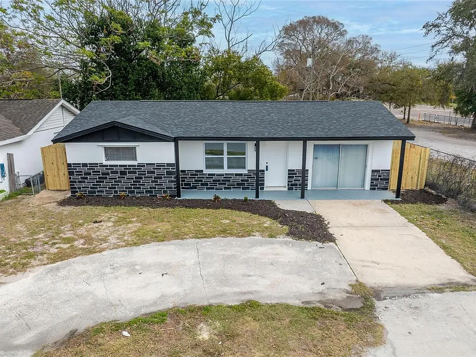 4012 Valencia Dr