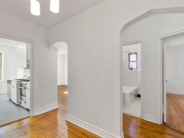 48-10 43rd Street #3G, Sunnyside, NY 11104