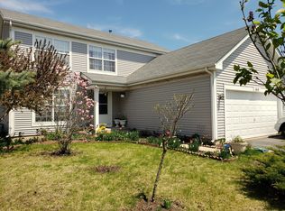 614 W Meadow Ln, Round Lake, IL 60073