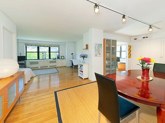 4th image of 330 3rd Ave APT 5G