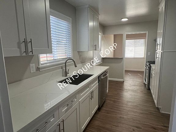 5th image of 716 W Avenue H8