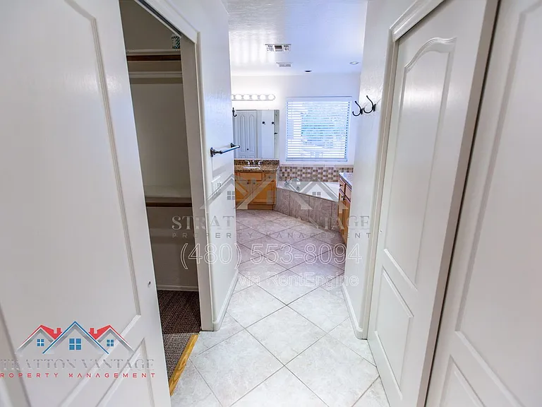 1231 N Layman St — Photo 46