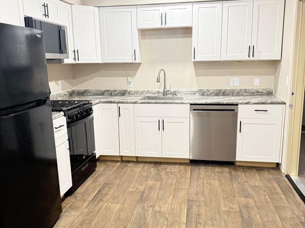 73 S Main St NE APT 2