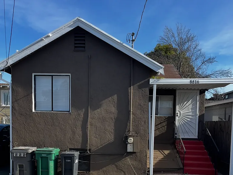 8816 E St — Photo 1