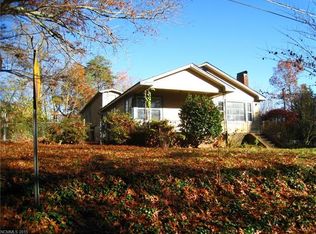 107 N Carolina Ave, Hendersonville, NC 28739
