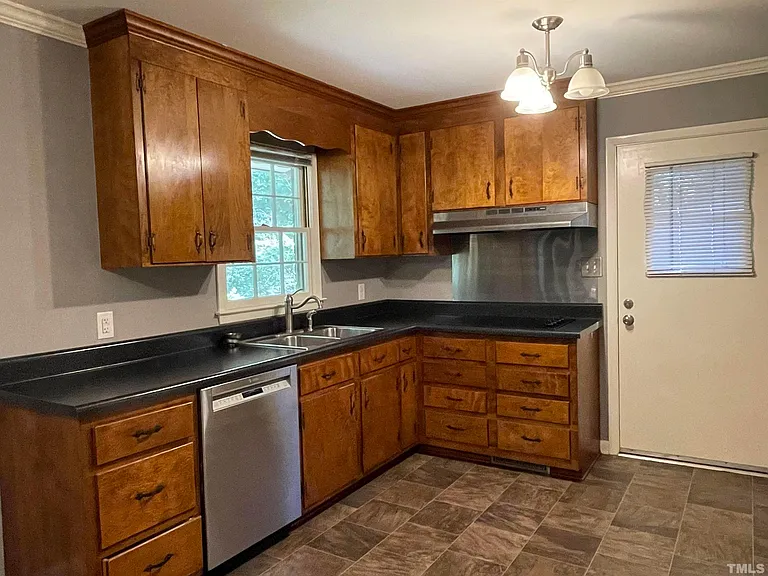 2604 Patrick Rd — Photo 3