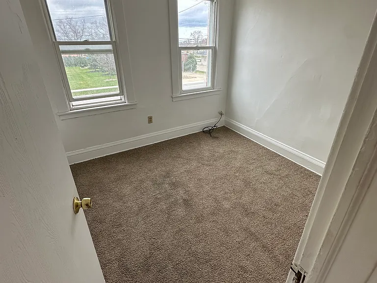 221 Cleveland St — Photo 5
