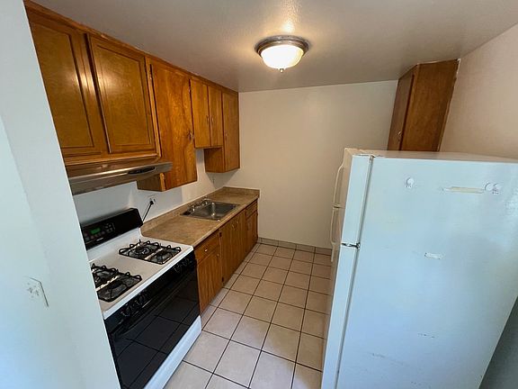 2nd image of 9735 Cactus St #C