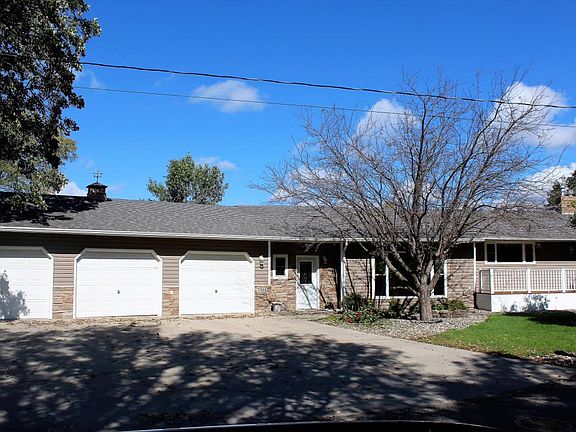 2nd image of 908 Shoreview Dr