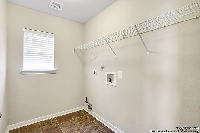 12943 Palatine Hl — Photo 14