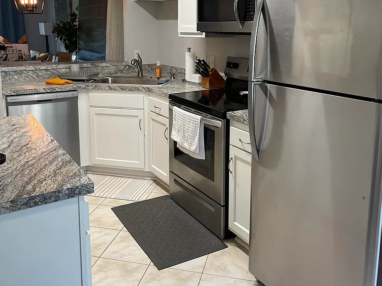 7623 Baymeadows Cir W — Photo 2