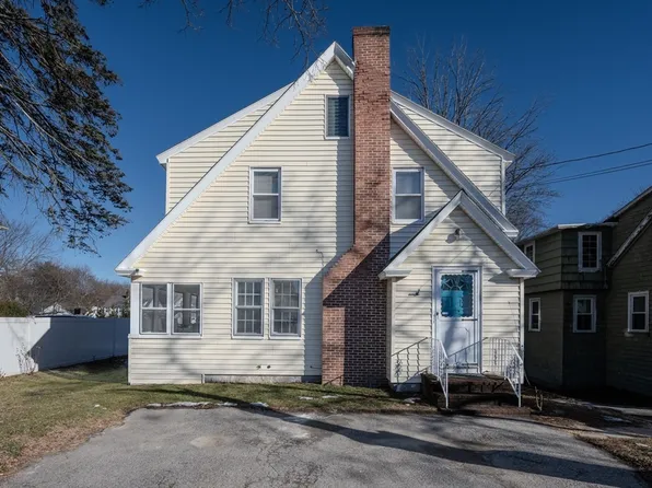 1391 Bridge St, Dracut, MA 01826