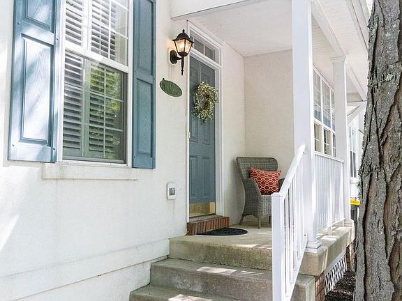 4th image of 312 Lantern Dr
