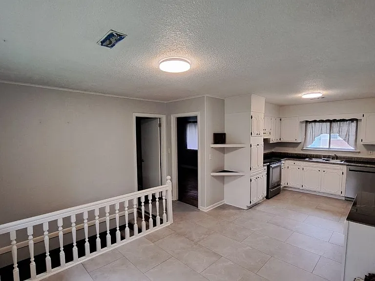 4101 Melinda Dr — Photo 28