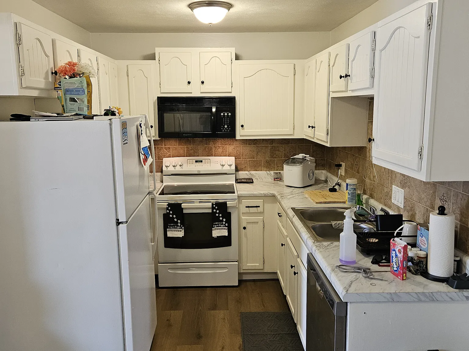 3 bed, 1.5 bath, 1050 sqft, $1,550 — Photo 2