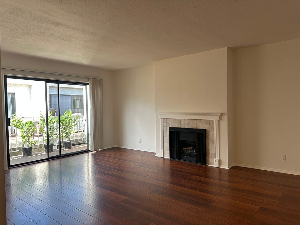 1st image of 4370 Troost Ave Unit 202