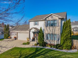 2154 Lynwood Dr, Sun Prairie, WI 53590