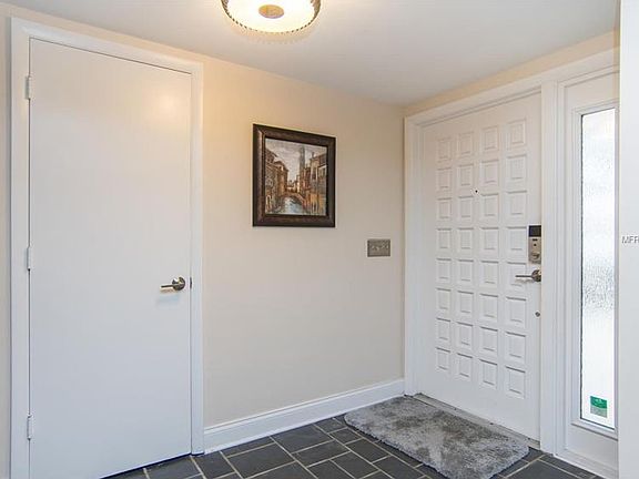 4th image of 5095 Dover St NE