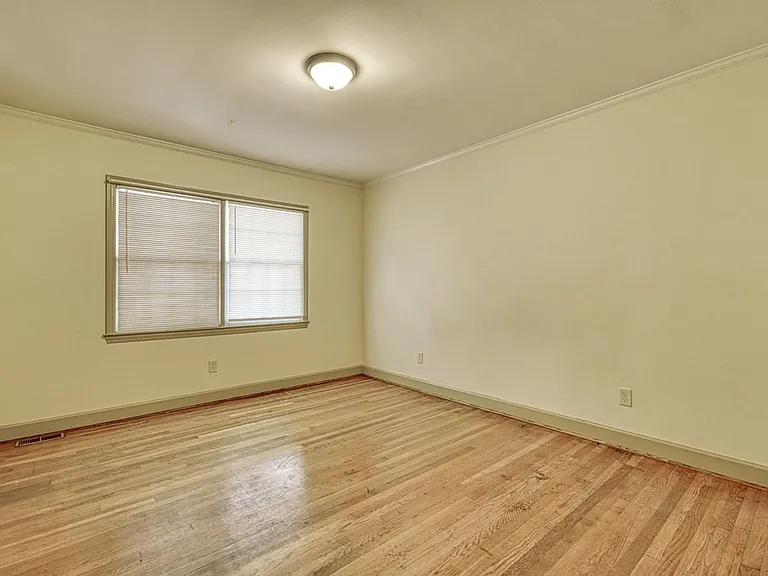 831 John B White Sr Blvd — Photo 36