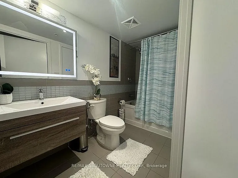 295 Adelaide St W #217 — Photo 28