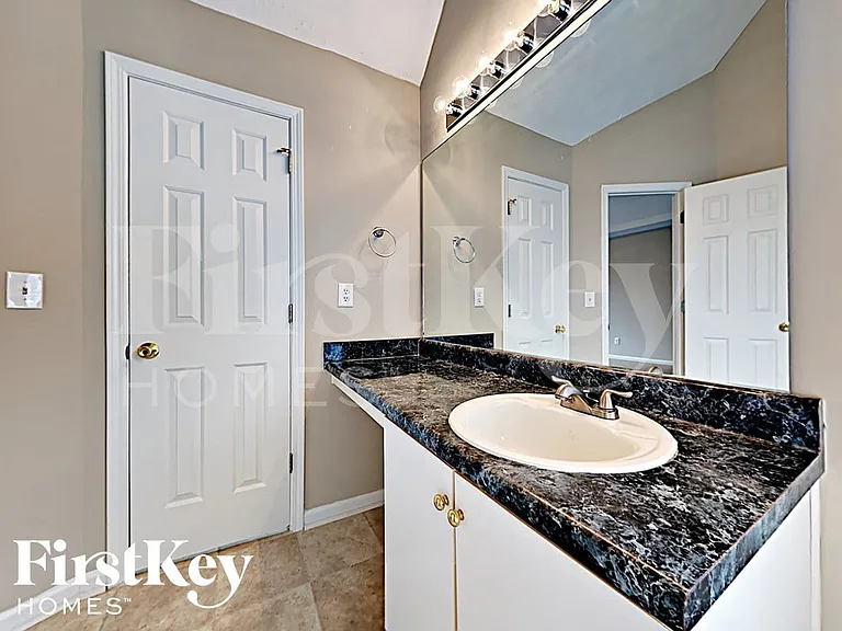 1325 Pebble Beach Ln — Photo 13