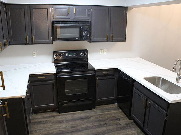 3rd image of 3636 Greenacres Place Dr APT 141