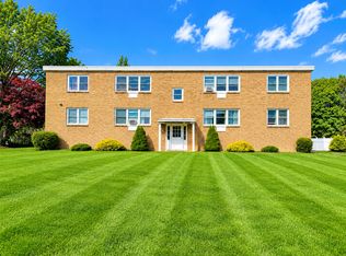 1742 Boston Post Rd APT 6B, Westbrook, CT 06498