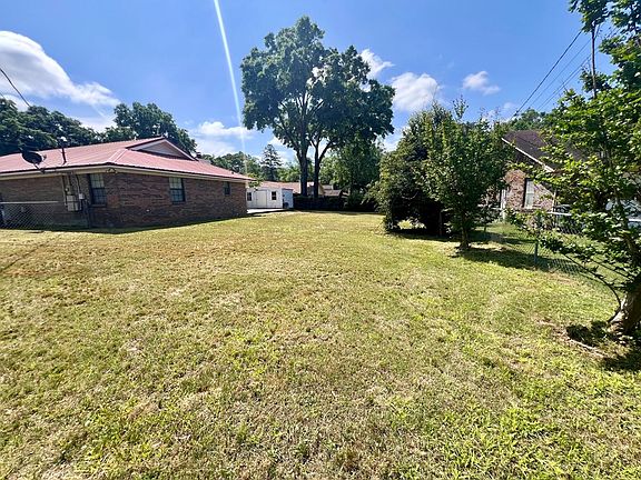 3rd image of 109 Wildwood Dr