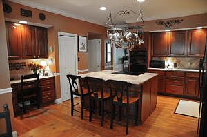5th image of 422 Westbridge Dr
