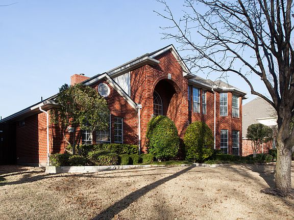 3rd image of 4597 Old Pond Dr