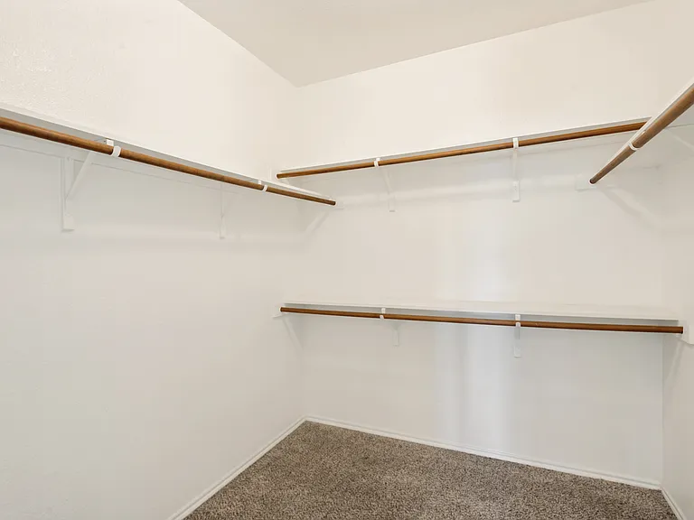 1305 Lone Pine Dr — Photo 22
