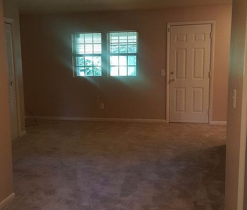 4th image of 3304 N Elm St APT L
