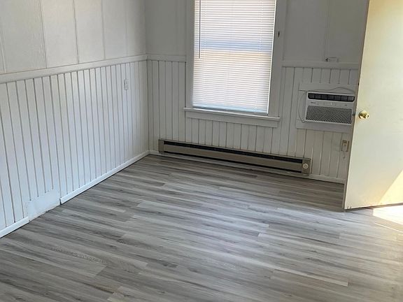 5th image of 412 15th Ave S #2