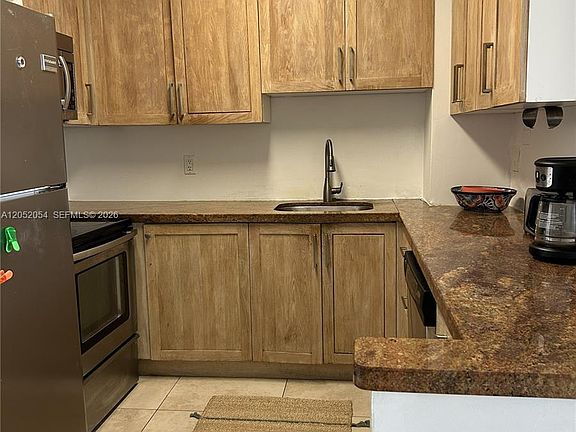 2nd image of 7441 Wayne Ave APT 8R