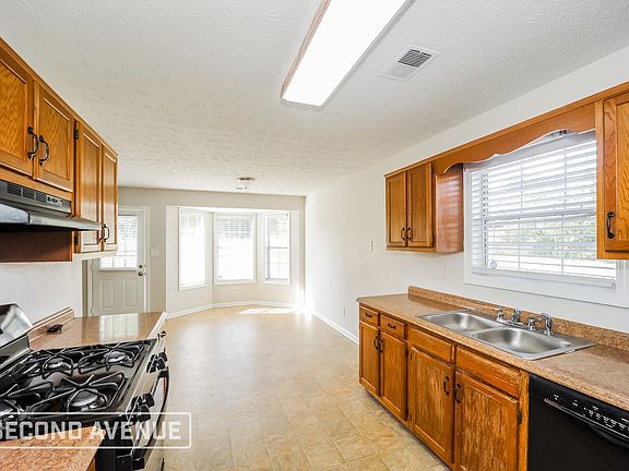 3rd image of 85 Daileys Plantation Dr