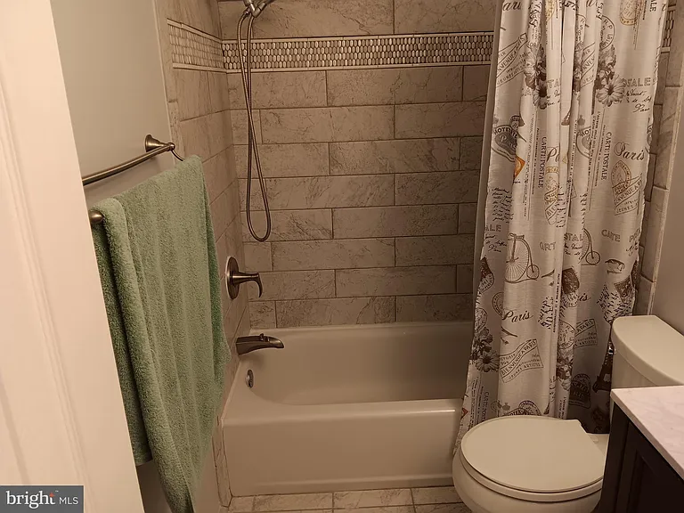 128 W Barre St #R34 — Photo 16