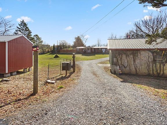 3rd image of 719 Sunlight Rd