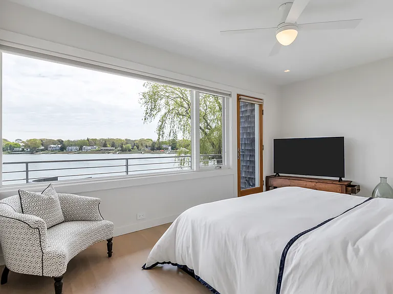 54 Bay View Dr E — Photo 23