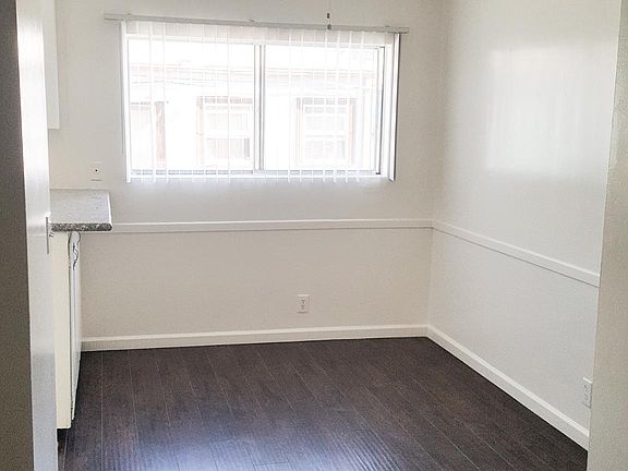5th image of 158 S Avenue 53 #B
