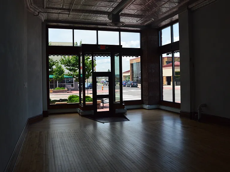1202 Tower Ave — Photo 8