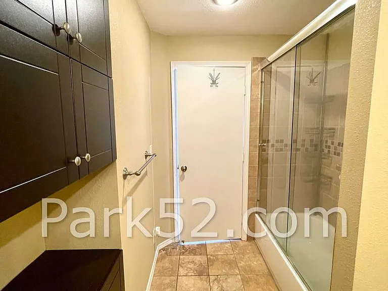 808 S Oxford St — Photo 20