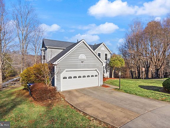 5th image of 16601 Accolon Ct